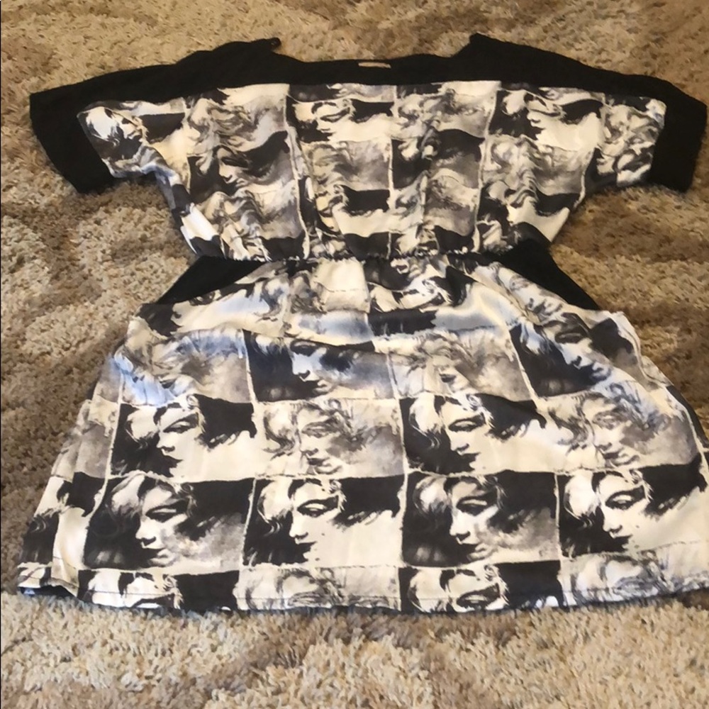 Short sleeve dress